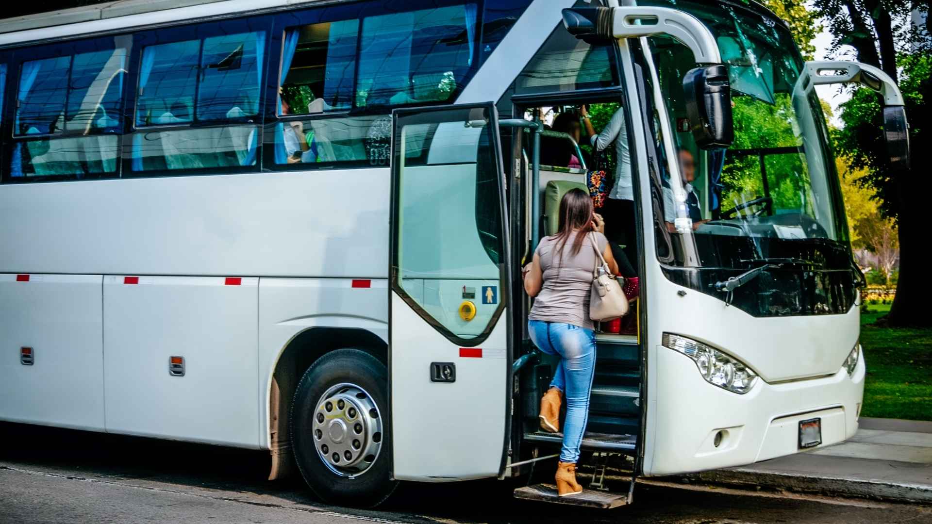 how to get to nha trang by sleeper bus
