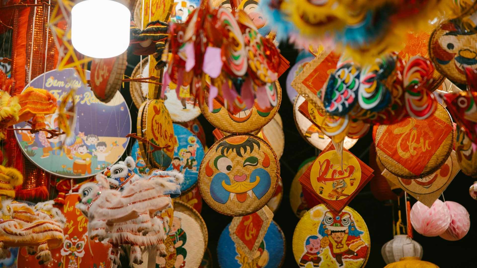 Không gian trang trí Tết Trung Thu Việt Nam đầy màu sắc