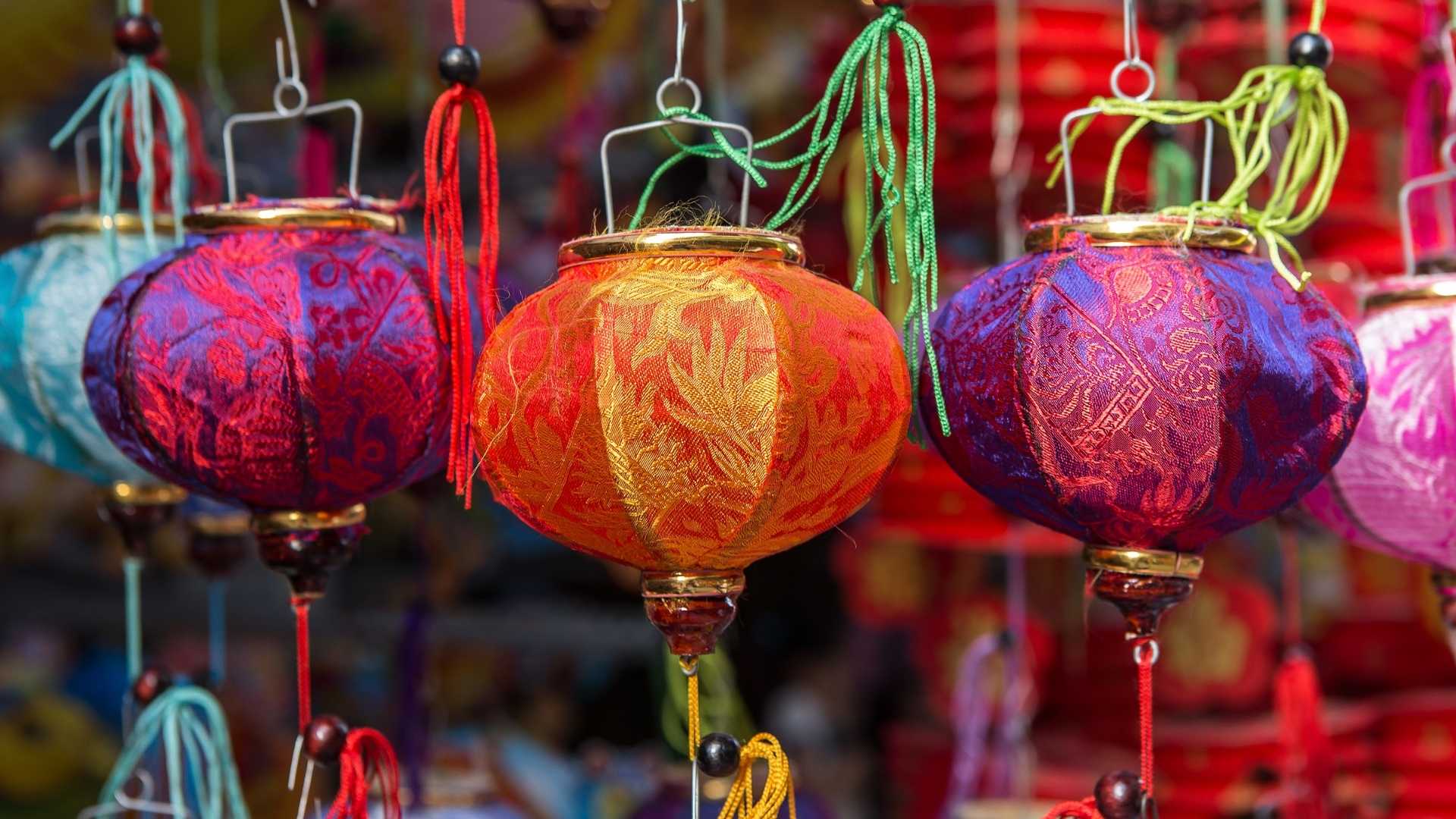 Không gian trưng bày đèn lồng Tết Trung Thu tại Việt Nam