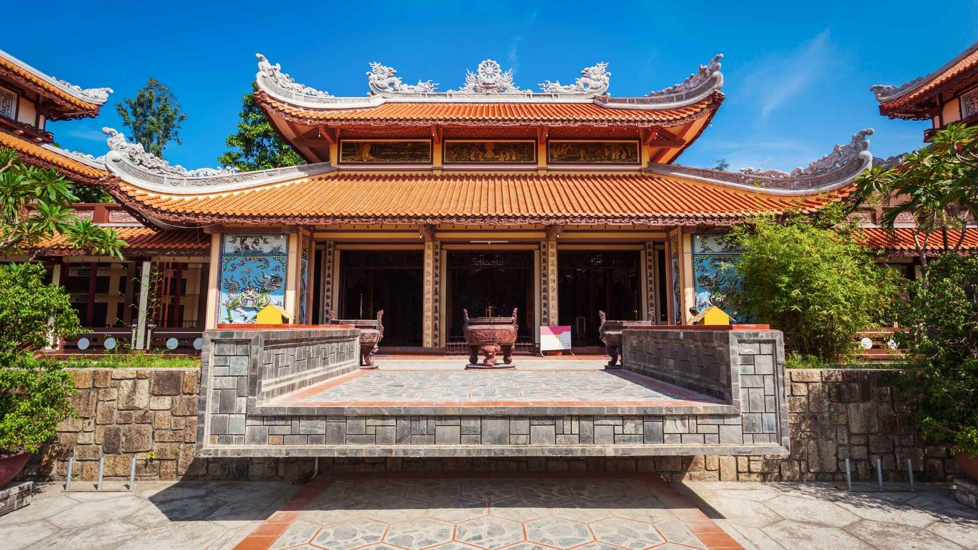 Chùa Long Sơn trong dịp Quốc khánh Việt Nam tại Nha Trang